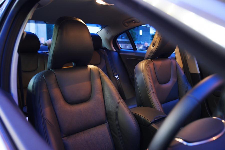  Volvo S60 2010 года  (фото 223 из 226)